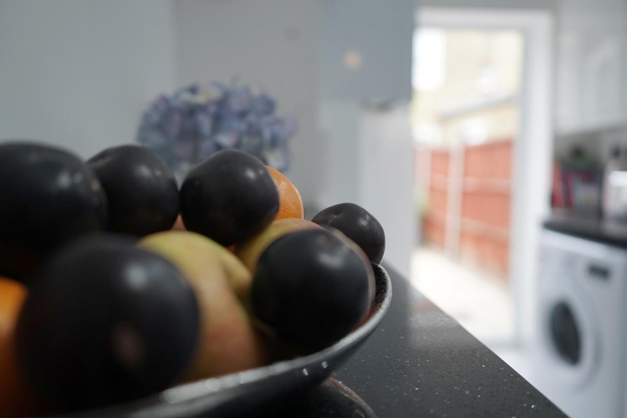 Beautiful London Home Sleeps 6, 2 Minutes To Metro Eksteriør bilde