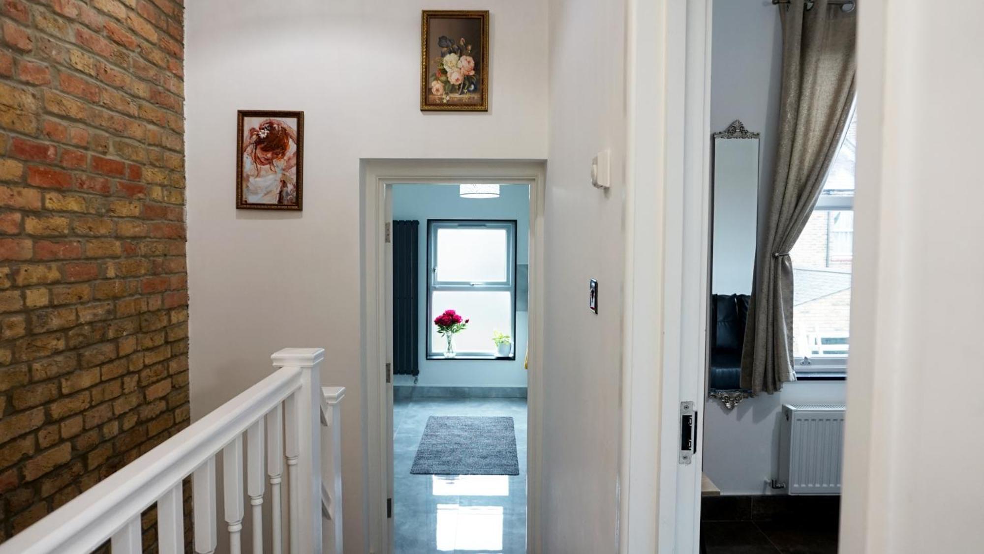 Beautiful London Home Sleeps 6, 2 Minutes To Metro Eksteriør bilde
