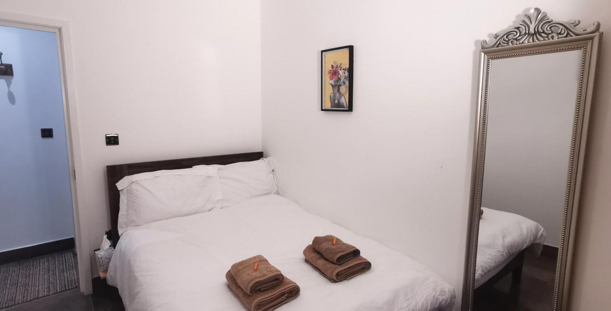 Beautiful London Home Sleeps 6, 2 Minutes To Metro Eksteriør bilde